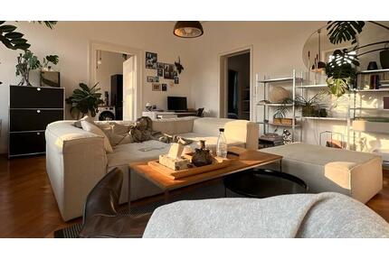 2 Zimmer KDB ab 15.05. - 650,00&nbsp;EUR Kaltmiete, ca.&nbsp; 67,00&nbsp;m&sup2; in Krefeld (PLZ: 47798)