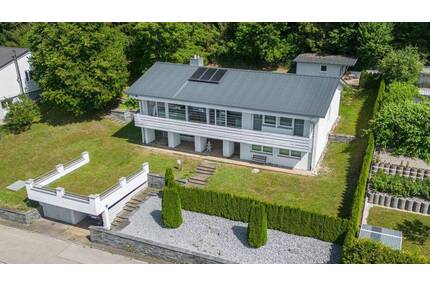 Thronen und Wohnen über den Dächern von Tuttlingen