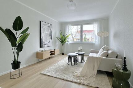 Erstbezug nach Sanierung: Moderne 2-Zi.-Wohnung mit Einbauküche, Balkon und PKW-Stellplatz - Sanitz