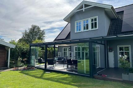 Exklusives Niedrigenergiehaus auf großem Naturgrunstück - Halstenbek