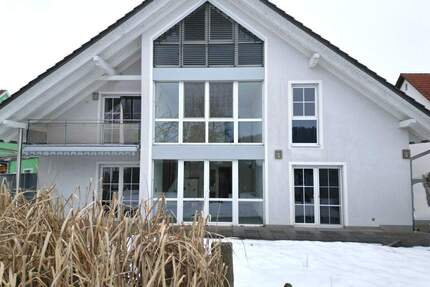 | Attraktives Wohnen in ruhiger Wohnlage | DHH in guter Lage von Lupburg