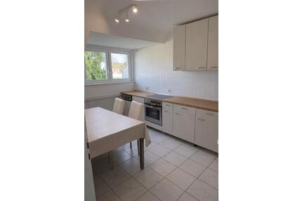 IDEALE WG Möblierte 3-Zimmer-Wohnung-Salierallee, Aachen