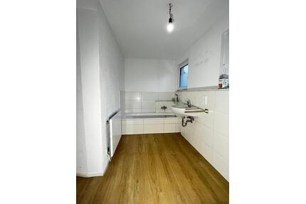 Schöne großräumige Wohnung mit 5 ZKB, Innenhof und großer Garage - Morbach