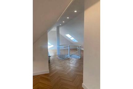 Schöne 3-Zimmer Wohnung mit Einbauküche und Balkon ab 01.07.26 - Köln Lindenthal
