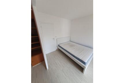 Großes WG-Zimmer + Balkon - 550,00&nbsp;EUR Kaltmiete, ca.&nbsp; 32,00&nbsp;m&sup2; in Konstanz (PLZ: 78467) Konstanz-Fürstenberg