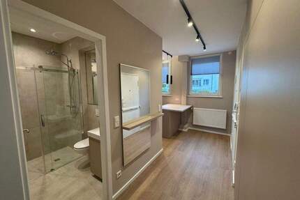 Exklusive Wohnung nach Kernsanierung | Designer-Küche | Balkon | begehbarer Schrank - Berlin Westend