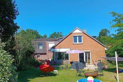 Modernisiertes Einfamilienhaus mit vollwertiger Einliegerwohnung und großem Garten - Adendorf