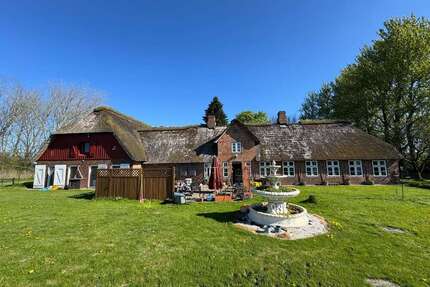 Haus zum Kaufen in Humptrup 399.000,00 € 300 m²