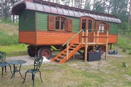 Zirkuswagen auf einer Waldlichtung - Wuppertal Elberfeld