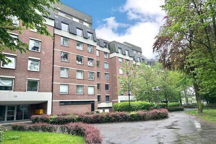 Schöne Zweizimmerwohnung inkl. Tiefgaragenstellplatz in beliebter Wohnlage - Köln Niehl