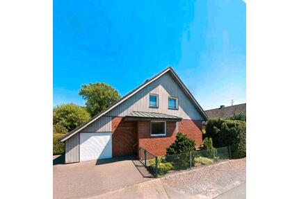 Lichtdurchflutete 2-Zimmer-Wohnung mit Balkon & EBK – Quelle - Gütersloh Avenwedde