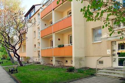 Wohnung zum Mieten in Schönebeck 205,80 € 27.44 m²