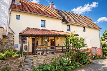 Haus zum Kaufen in Weilrod 175.000,00 € 100 m²