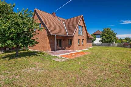 Haus zum Kaufen in Adelheidsdorf 425.000,00 € 210.25 m²