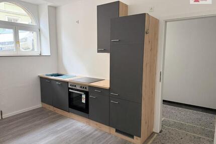 Zentral gelegene Singlewohnung - Einbauküche - Fahrstuhl - PKW-Stellplatz -Annaberg-Buchholz!