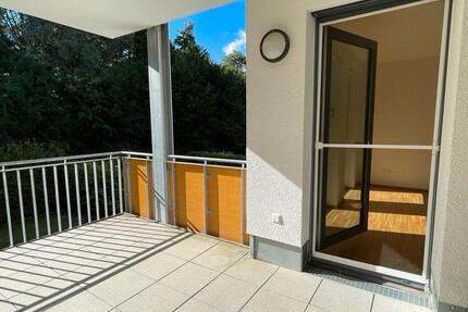 Moderne 2,5 Zi-Wohnung in Meckenbeuren mit Balkon, Aufzug und TG