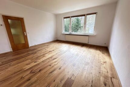 Gepflegte 2,5-Zimmer-Wohnung in zentraler Wohnlage nahe Hofgarten - Coburg