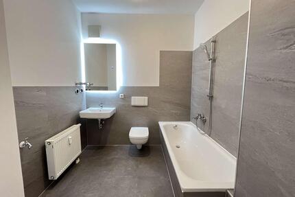 Lichtdurchflutete Wohnung mit grünem Innenhoft – wird für Sie neu saniert - Chemnitz Bernsdorf