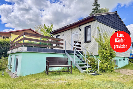 HORN IMMOBILIEN ++ Ferienhaus am See in Lebehn bei Krackow