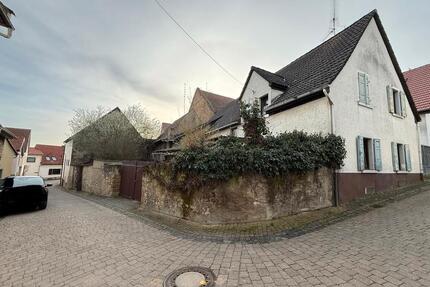 Sanierungsobjekt mit Charme – Haus, Scheune und viel Platz - Bechtolsheim