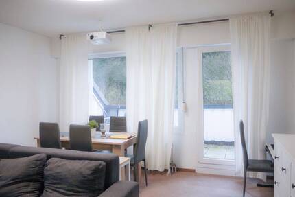 Gepflegte, helle 4-Zimmer-Dachgeschosswohnung - Gummersbach Niederseßmar