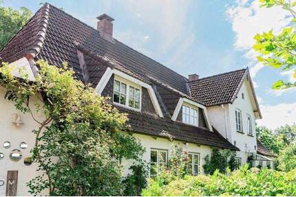 Zum Verlieben - Angeliter Landhaus mit Nebengebäuden in Alleinlage (Schleswig-Flensburg) - Stolk