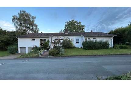 Haus zum Kaufen in Warburg-Herlinghausen 180.000,00 € 205 m²