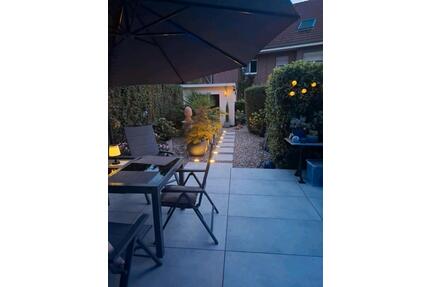 Modernisiertes Reihenhaus in Neuss - Garten, Keller und Top Lage