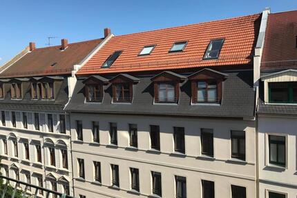 ROLLSTUHLFAHRER AUFGEPASST! SCHICKE KOMPLETT RENOVIERTE 2-RWG M. GR. TAGESLICHTBAD U. TREPPENLIFT - Leipzig Ost