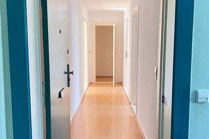 Leerstehende - Helle 2-Zimmer-Wohnung mit sonnigem Balkon in Berlin-Siemensstadt