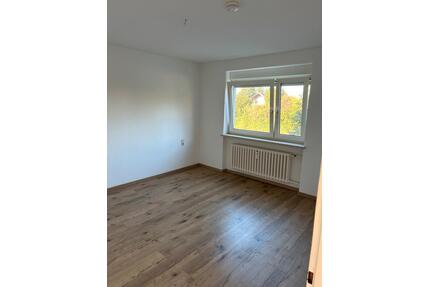 Helle, großzügige 4-Zimmer-Wohnung mit Balkon in Burgkirchen - Burgkirchen an der Alz