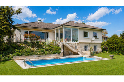 Einfamilienhaus mit Weitblick, parkähnlichem Grundstück, Pool & Wintergarten - sofort verfügbar - Fulda Ziehers-Süd