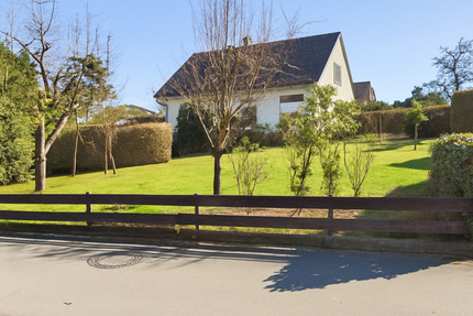 Attraktives Zweifamilienhaus mit zusätzlichem Baugrundstück in ruhiger Lage von Rhynern - Hamm