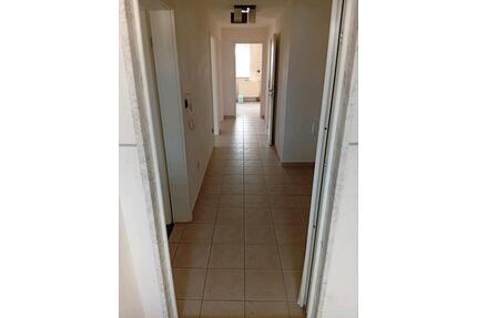 Helle 3,5-Zimmer Wohnung - 850,00&nbsp;EUR Kaltmiete, ca.&nbsp; 80,00&nbsp;m&sup2; in Regensburg (PLZ: 93055) Brandlberg