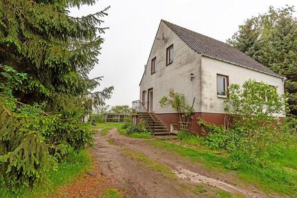 Großes Grundstück mit Einfamilienhaus in ruhiger Lage - Amt Neuhaus