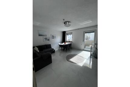 Modernisierte 3-Zimmer-Wohnung mit 32 m² Terrasse - Reutlingen Orschel-Hagen