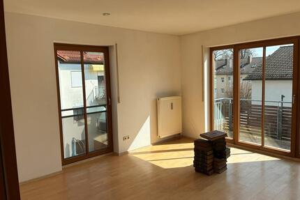 Zentral gelegene 3 Zimmer Wohnung in Traunreut, 85 m2, neue Küche