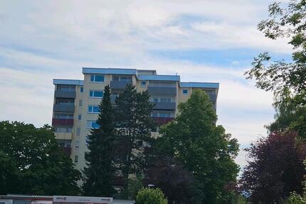 Gepflegte 1,5 Zimmer-Wohnung mit großem Balkon in ruhiger Lage - Villingen-Schwenningen