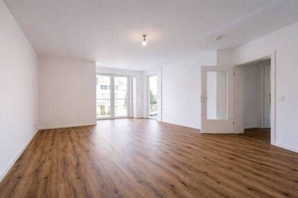 Modernisierte 1,5-Zimmer-Wohnung mit Balkon in gefragter Lage - nahe Adlershof & Flughafen BER - Berlin Altglienicke