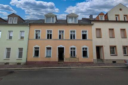 Mehrfamilienhaus - leerstehend - 19.500,00&nbsp;EUR Kaufpreis, ca.&nbsp; 180,00&nbsp;m&sup2;&nbsp;Wohnfl&auml;che in Hartha (PLZ: 04746)