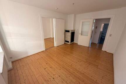 Großzügige 4 Zimmer Wohnung mit Balkon und Einbauküche im Herzen von Trier