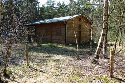 LAUBE BLOCKHAUS GARTEN GRUNDSTÜCK BORKWALDE POTSDAM URLAUB - Brück