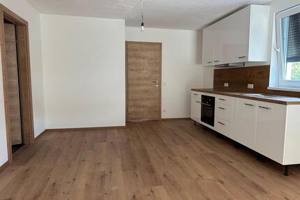 3 Zimmer Wohnung - 1.050,00&nbsp;EUR Kaltmiete, ca.&nbsp; 80,00&nbsp;m&sup2; in Tittling (PLZ: 94104)