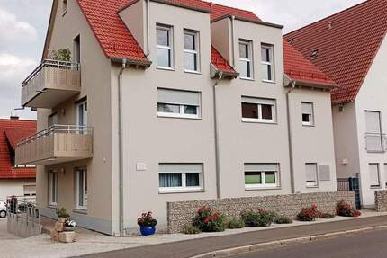 helle Wohnung mit Balkon + EBK - 1.200,00&nbsp;EUR Kaltmiete, ca.&nbsp; 84,00&nbsp;m&sup2;&nbsp;Wohnfl&auml;che in Dormitz (PLZ: 91077)