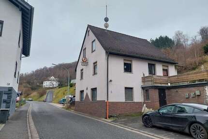 Haus zum Kaufen in Flörsbachtal Lohrhaupten 180.000,00 € 248.2 m²