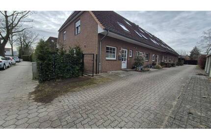 Gepflegtes Endreihenhaus mit eingezäuntem Garten und Carpot - Uetersen