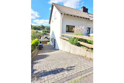 Schönes Haus mit 2 Wohnungen TOP-Lage 57074 Siegen-Bürbach