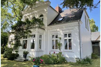 Haus zum Kaufen in Husum 1.600.000,00 € 310 m²