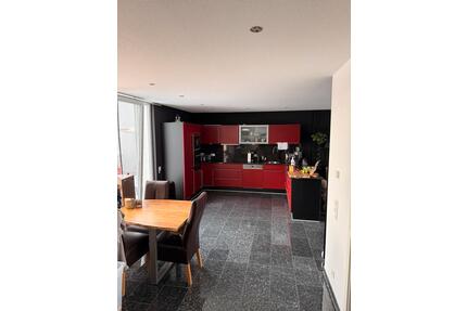 3 Zimmer Wohnung mit Dachterasse, Balkon und Einbauküche ab 01.05 - Solingen Wald