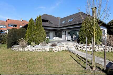 Haus zum Mieten in Landshut 3.000,00 € 240 m²